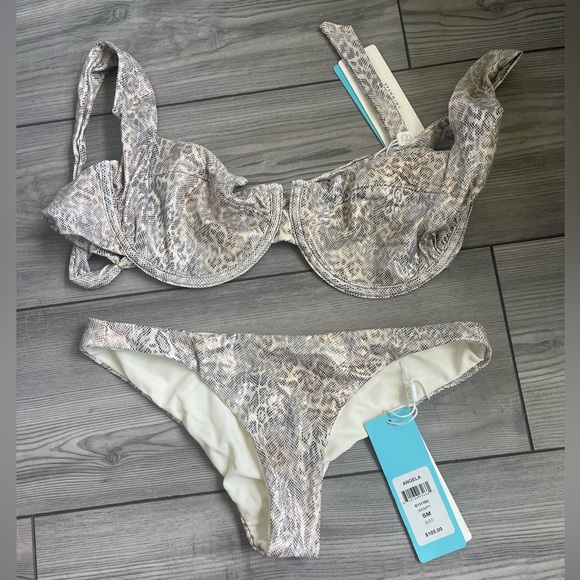 Beach Bunny Angela Shiny Leopard Top - Picture 4 of 6